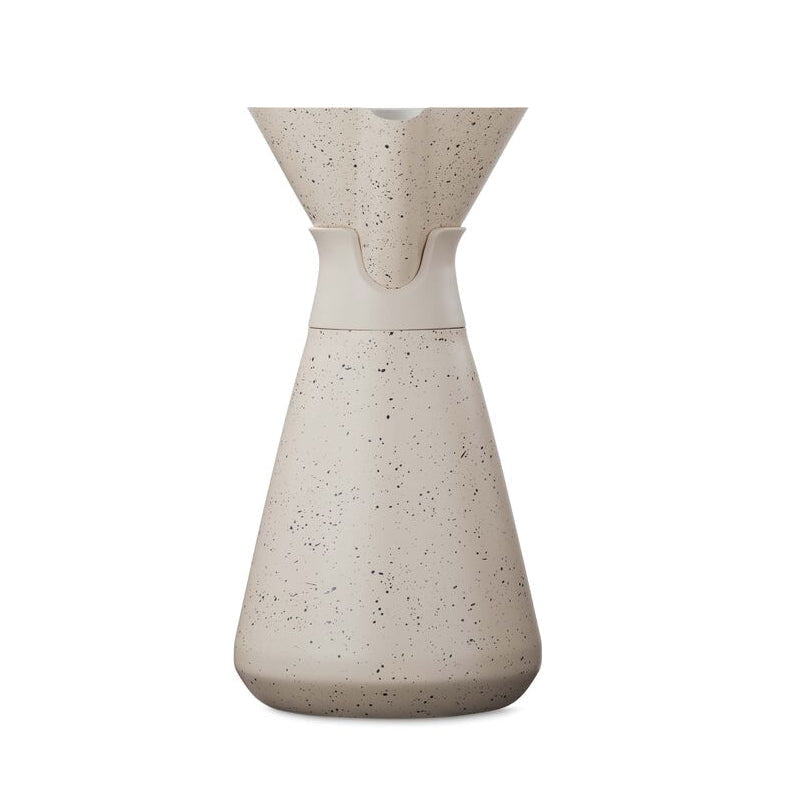 new-standard-carafe-t6 WebPDP-33oz_New_Standard_Carafe_Desert_Tan_Speckle_Studio__CAR1SVOS224_270.jpg