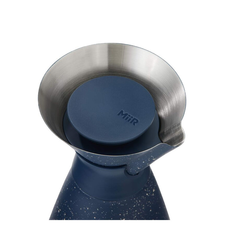 new-standard-carafe-t6 WebPDP-33oz_New_Standard_Carafe_Tidal_Blue_Speckle_Studio__CAR1SVOS225_45_Lid_Off.jpg