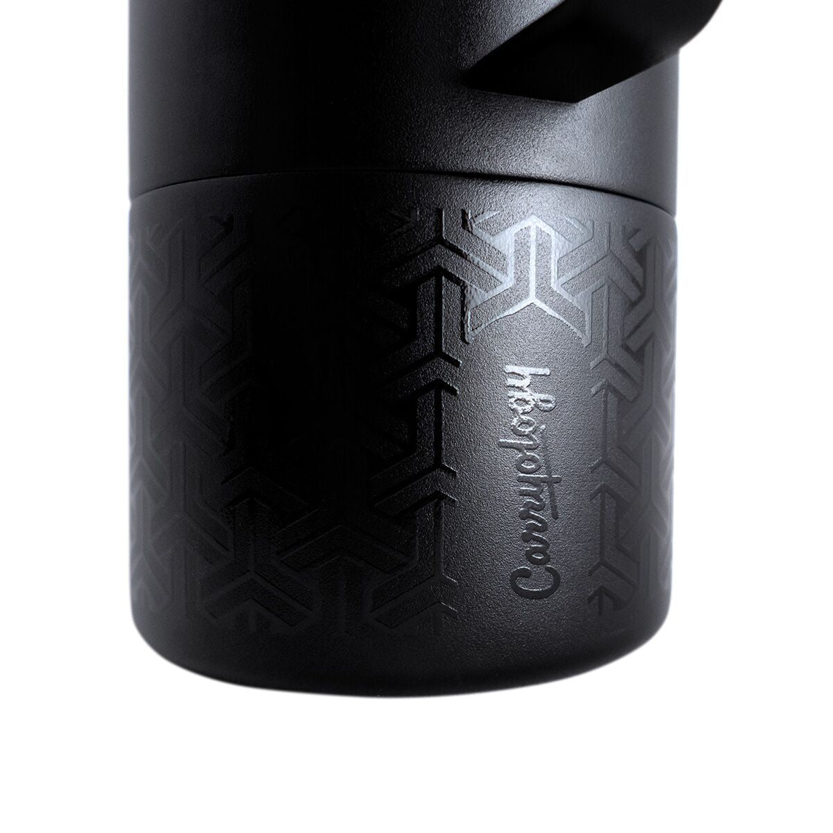 miir-x-carryology-tomo-z2 WebPDP-MiiR_x_Carryology_Tomo_Studio_Closeup__TOM1SV33402_12.10.25.jpg