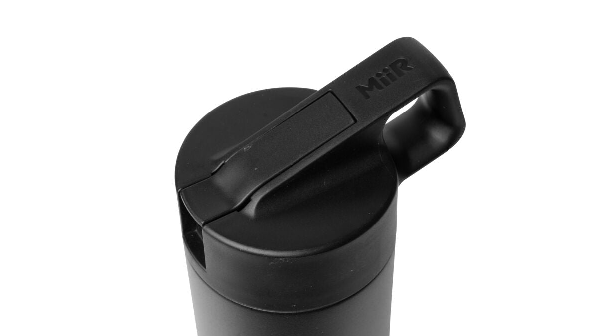 straw-bottle-u0 WebPDP-Straw_Lid_2_Black_Studio_0221_45deg_Closed__WMB1SL20002.jpg