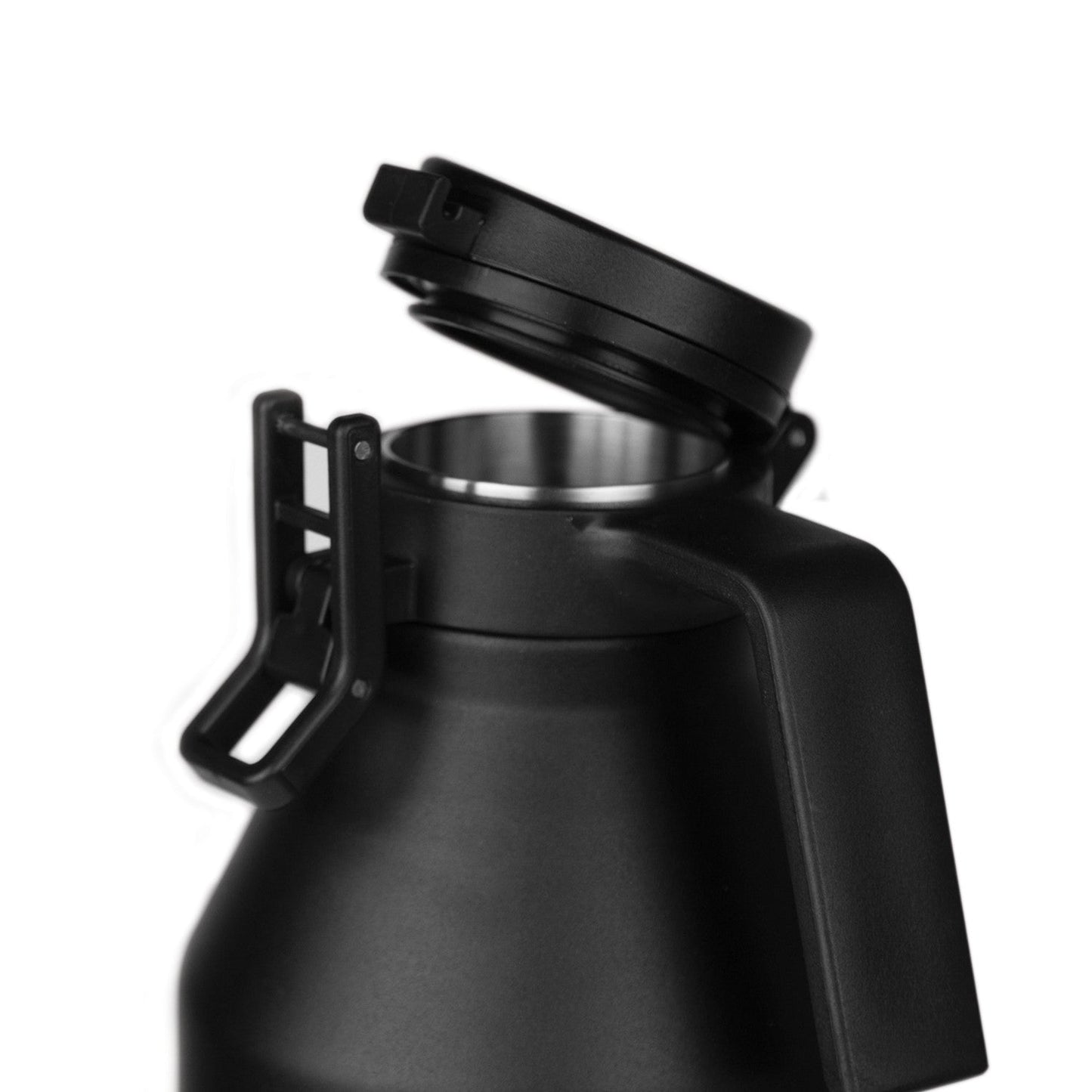 64oz-growler-p8 growlerdetail1_f7b2c86e-8bb8-40fc-b9ae-6f2e9d01276f__402220.jpg
